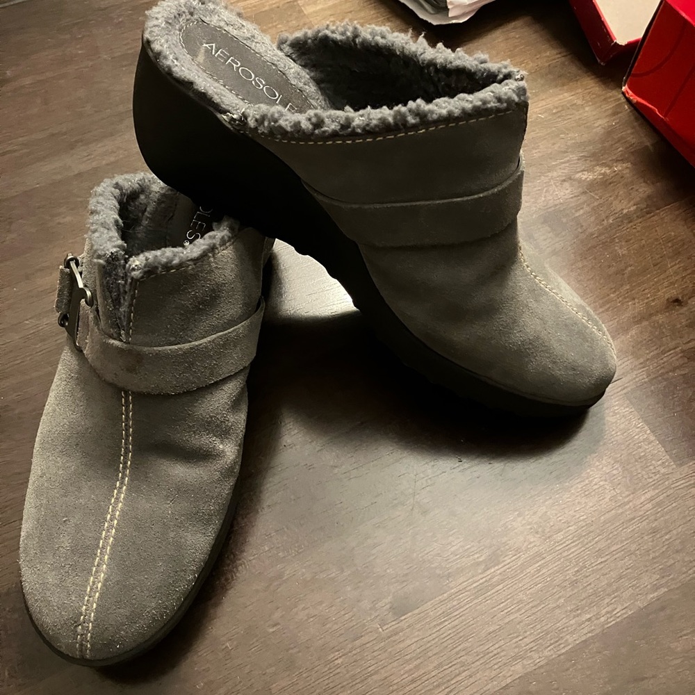 Aerosoles gray Sherpa lined clogs
